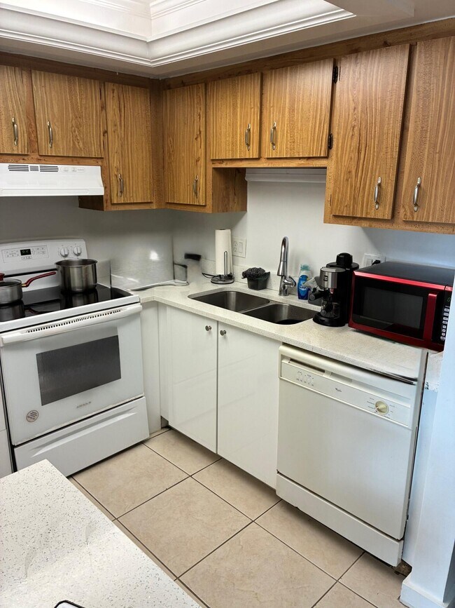 Building Photo - 4101 Oak Terrace Dr