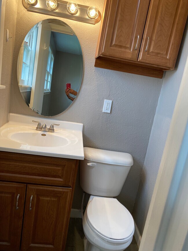 Building Photo - 3107 Aberdeen Ave