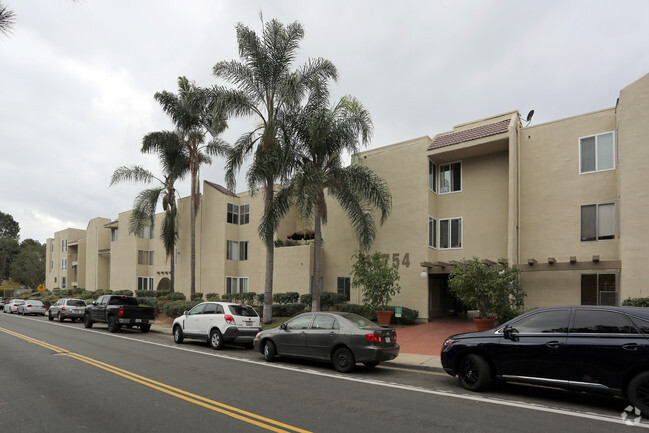 Building Photo - Del Mar Bluffs