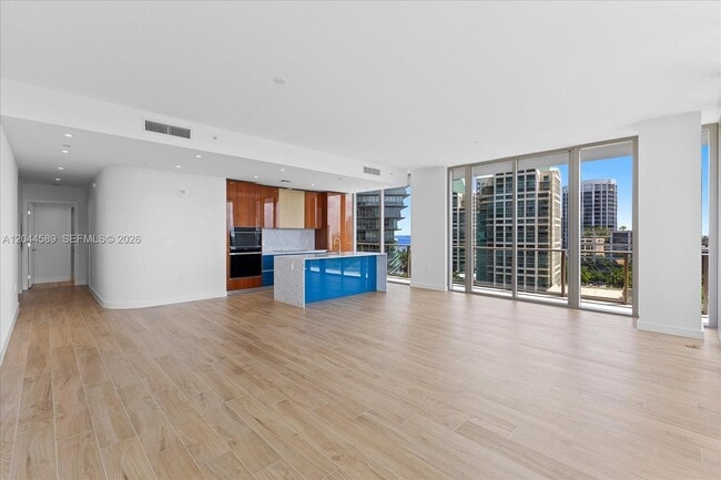 Building Photo - 2678 Tigertail Ave