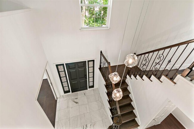 Building Photo - 304 E Golden Arrow Cir