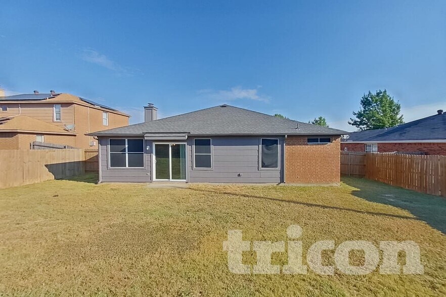 Building Photo - 232 Tulane Dr