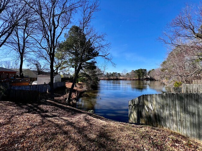 Building Photo - Beautifully ranch-style home in Central Virginia Beach