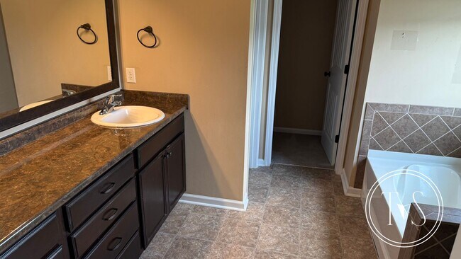 Building Photo - SUMMER MOVE-IN SPECIAL: $300 OFF 1ST MONTH...