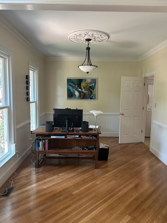 Building Photo - 921 Vestavia Woods Dr