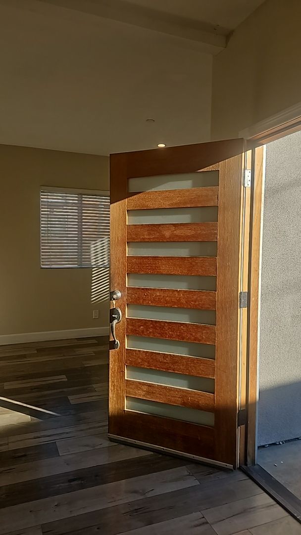 Building Photo - 74(860)