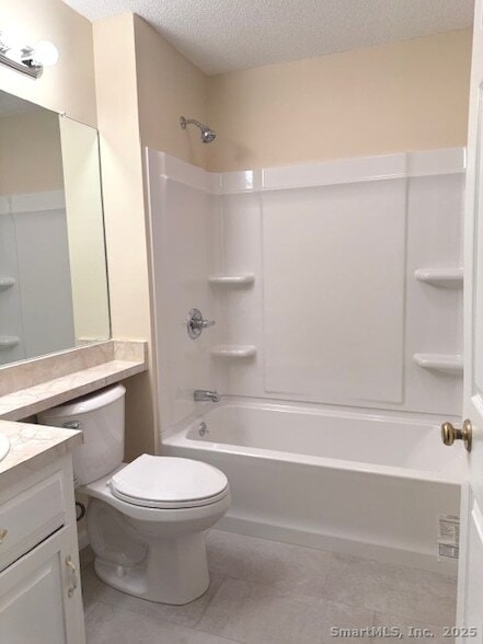 Building Photo - 25 Old Turnpike Rd