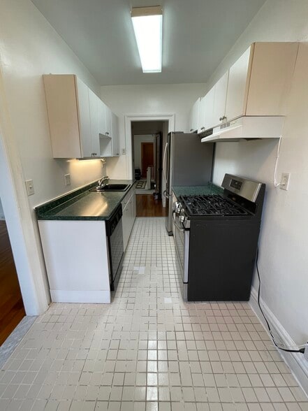 eat-in kitchen - 2608 14th St