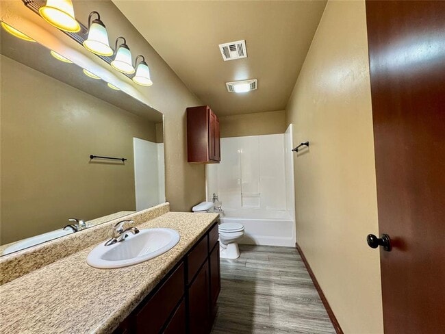 Building Photo - 1605 Lawter Rd