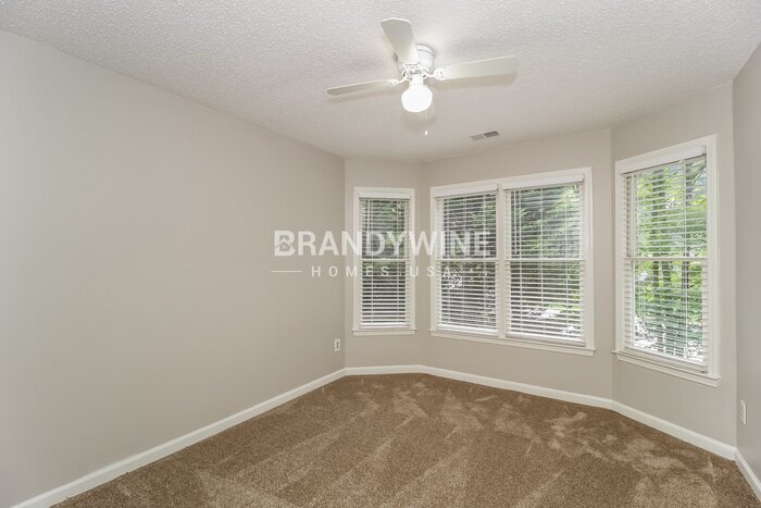Building Photo - 244 Dene Dr