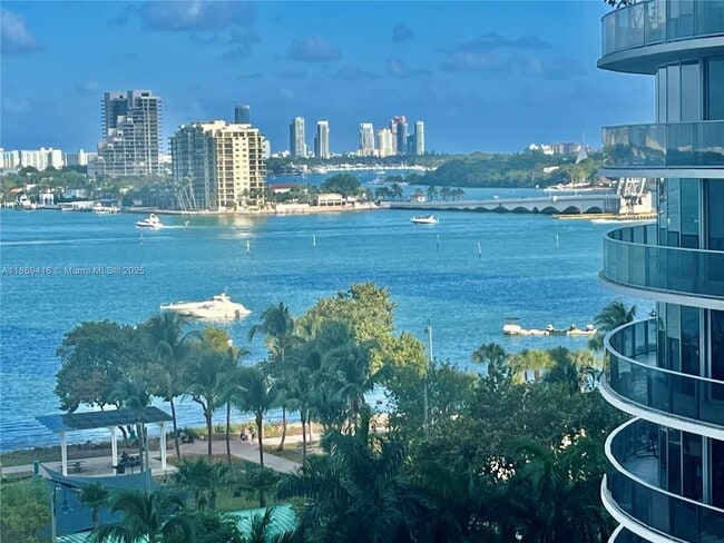 Building Photo - 1800 N Bayshore Dr