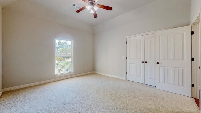 Building Photo - 313 Winding Brook Dr