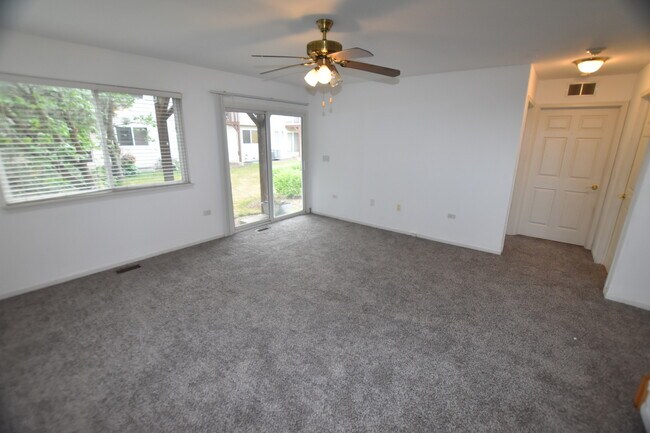 Building Photo - 2963 Saganashkee Ln