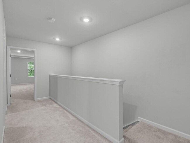 Building Photo - 3BR Like-New Townhome – GREAT PRICE - Community Pool/Playground