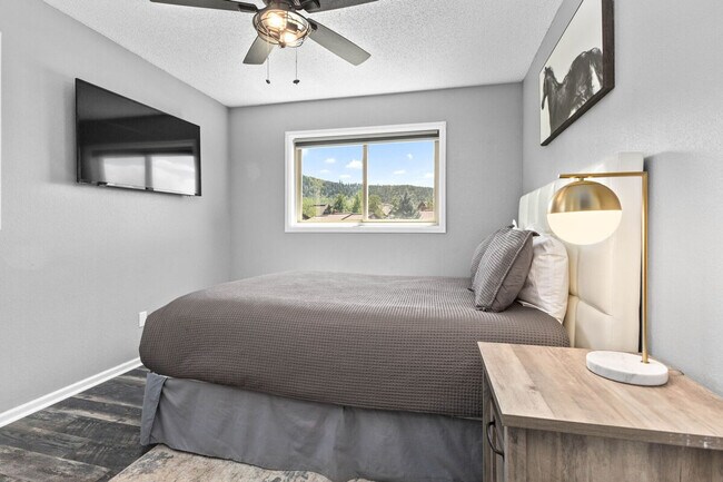 Building Photo - 2875 Village Dr