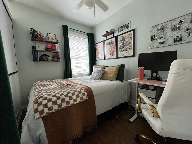 Bedroom - 108 N Patrick St
