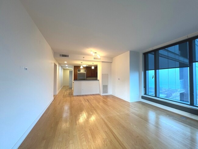 Building Photo - 60 E Monroe St