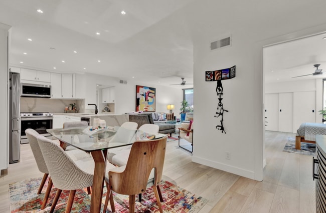 Building Photo - 750 State St