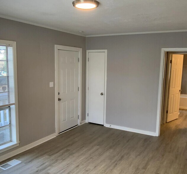 Building Photo - 219 Stonewall St