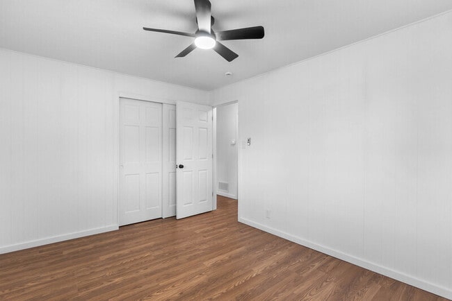 Building Photo - 6220 W Ohio Ave