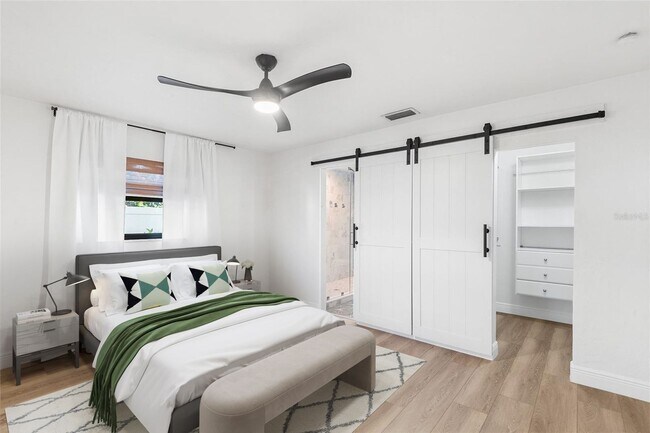 Building Photo - ST PETE POOL HOME AVAILABLE FOR RENT!