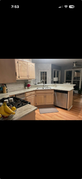 Building Photo - 1722 Bennington Dr