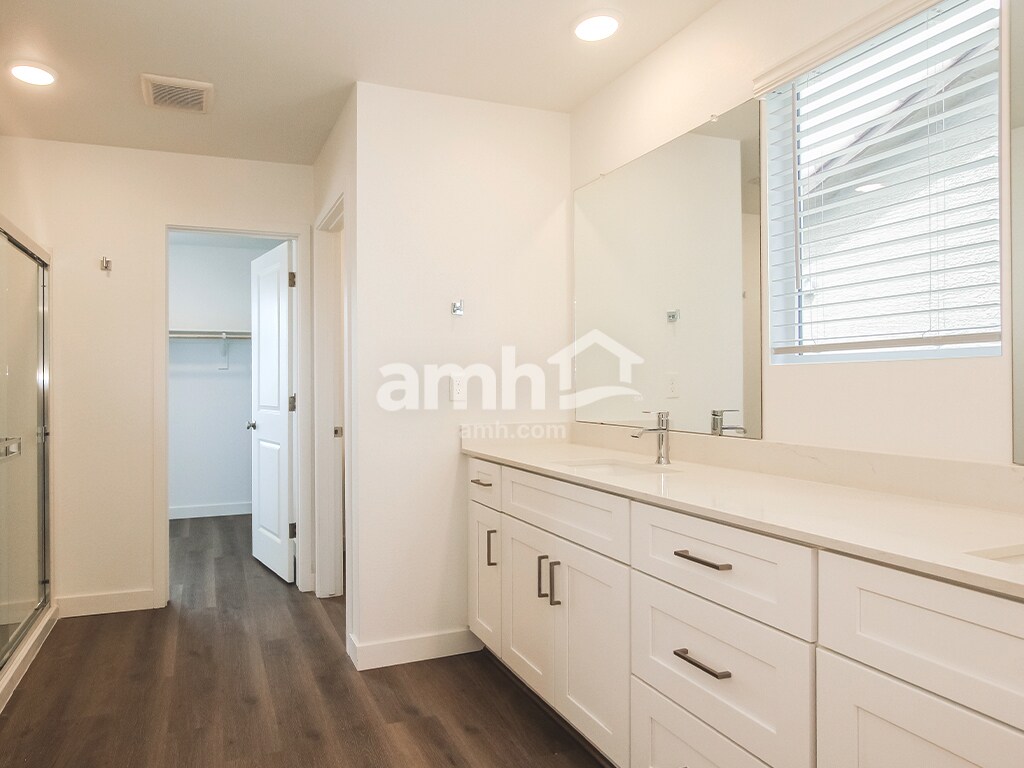 Building Photo - 20177 W Thomas Rd