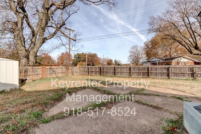 Building Photo - Beautiful 2bed/2bath Duplex!!