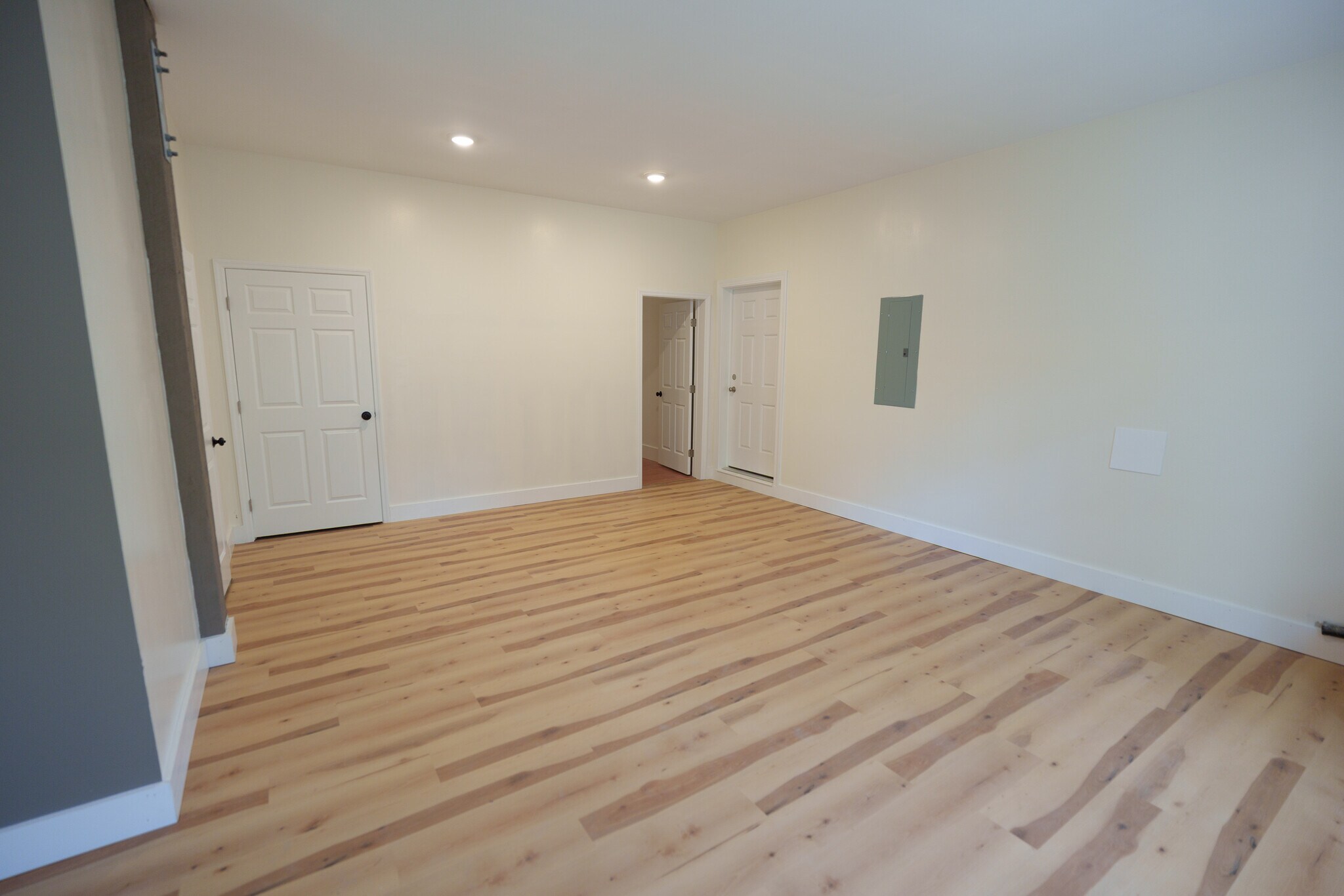 Building Photo - 60 Madison Dr