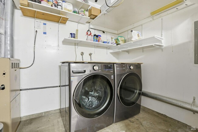 Building Photo - 122 Mariner Green Ct