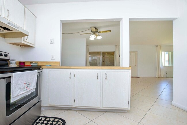 Building Photo - 3531 Pine Needle Dr