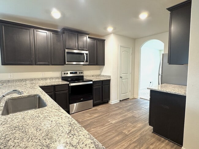 Building Photo - 212 Allington Cir