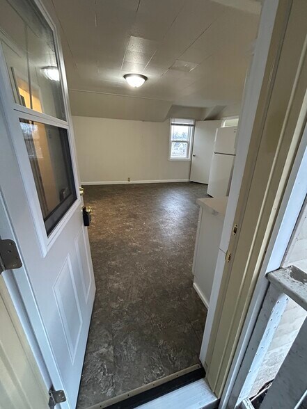 Primary Photo - 1222 Oxford Ave