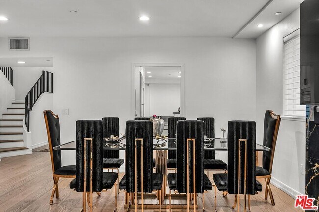 Building Photo - 2111 S Beverly Glen Blvd