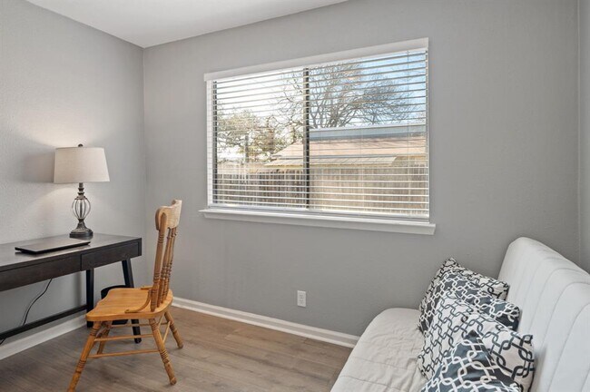 Building Photo - 10401 Burmaster Ln
