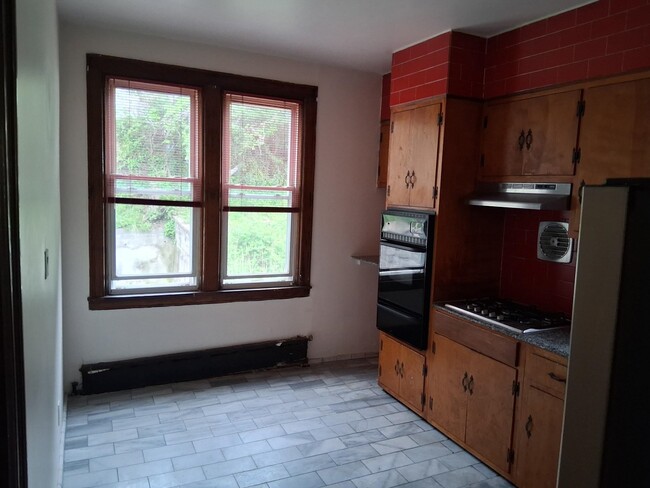 Building Photo - 182 Terrace Ave