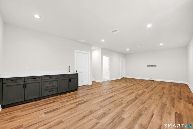 Building Photo - 25 Soderman Wy