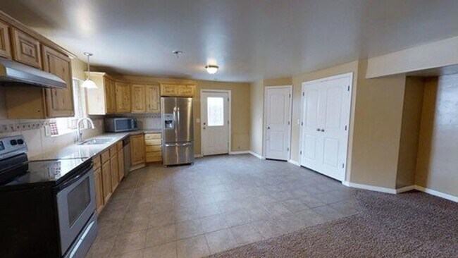 Building Photo - Cozy 2 bed 1 bath basement apartment, Eagle Mountain