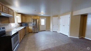 Building Photo - Cozy 2 bed 1 bath basement apartment, Eagl...