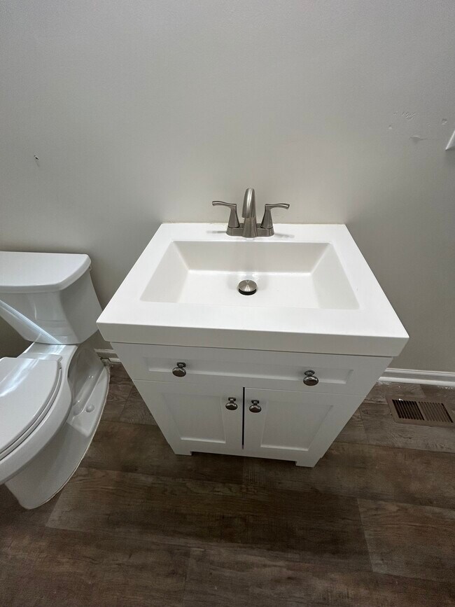 Building Photo - Belcrest