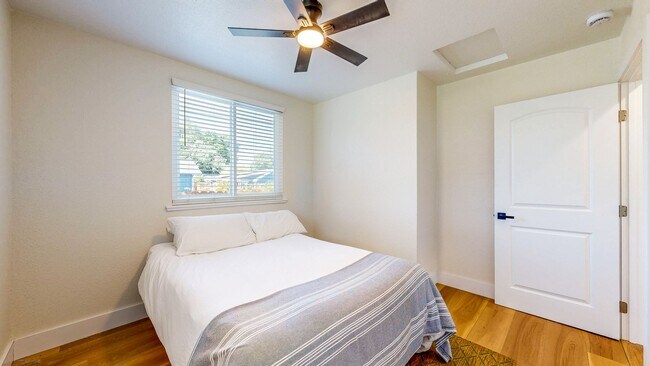 Building Photo - Bright Newly Refurbished Two Bedroom One Bath Single Family Home