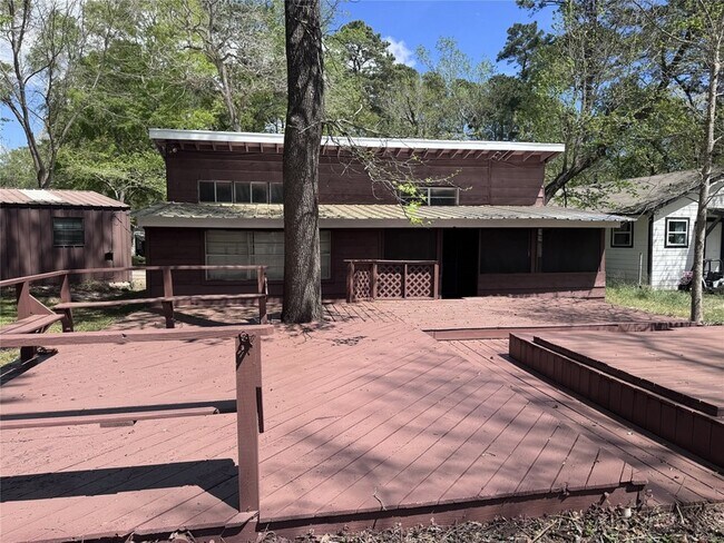 Building Photo - 16477 Piper Ln