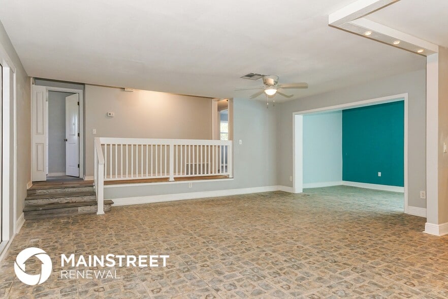 Building Photo - 165 Tiki Dr