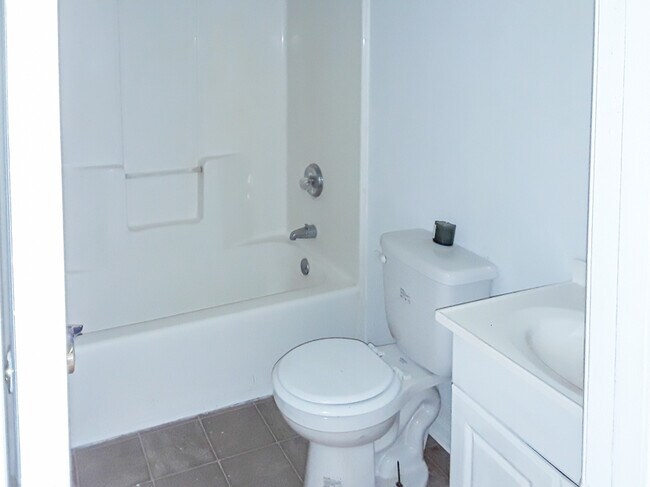 Building Photo - 496 Lancaster Creek Rd