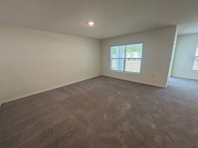 Building Photo - Greystone Hills - 3/2/2 ***Won't Last***