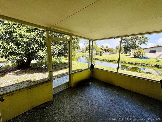 Building Photo - 1685 NW 60th Ave