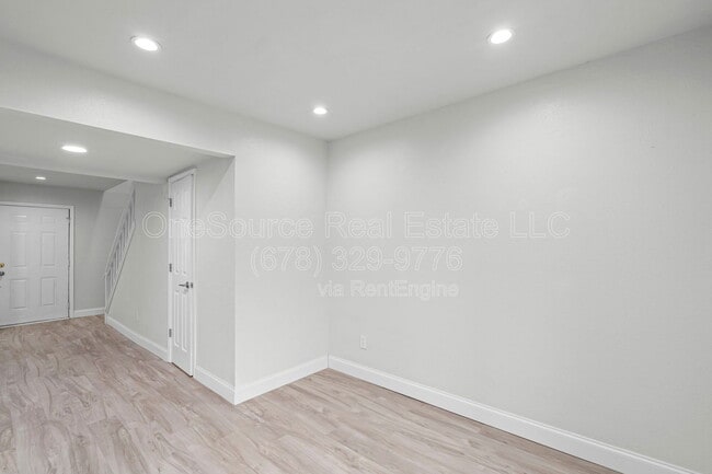 Building Photo - 1342 N Hampton Rd