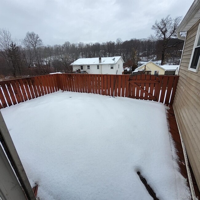 Building Photo - 8 Orchard Lake Dr