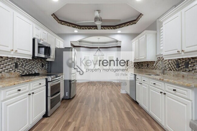 Building Photo - 3814 W El Prado Blvd