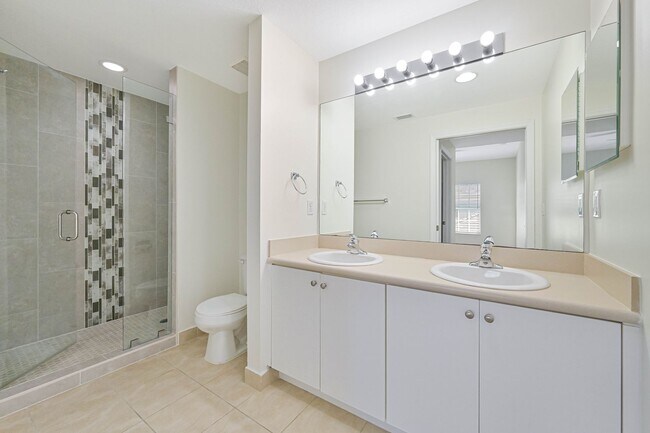 Building Photo - ~2 bed/2 bath UPDATED condo at The Cove on Six Mile